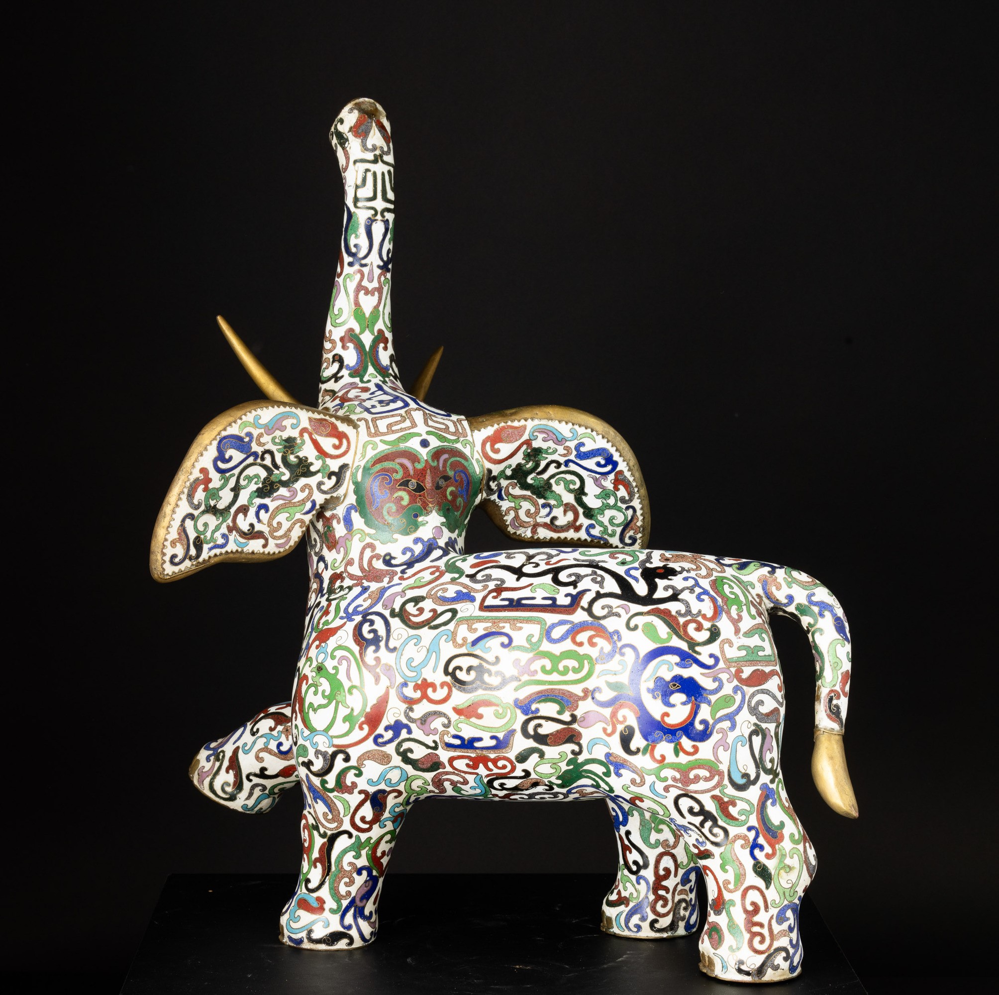 Figura di Elefante a Smalti Policromi Cloisonné, Cina, Dinastia Qing, XIX Secolo