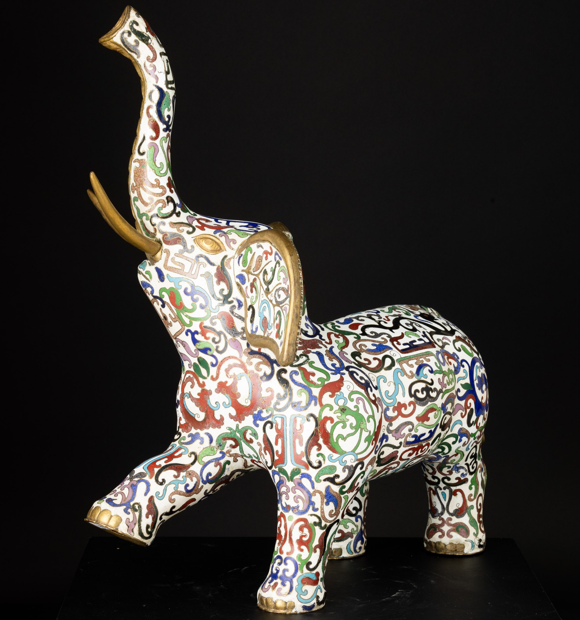 Figura di Elefante a Smalti Policromi Cloisonné, Cina, Dinastia Qing, XIX Secolo