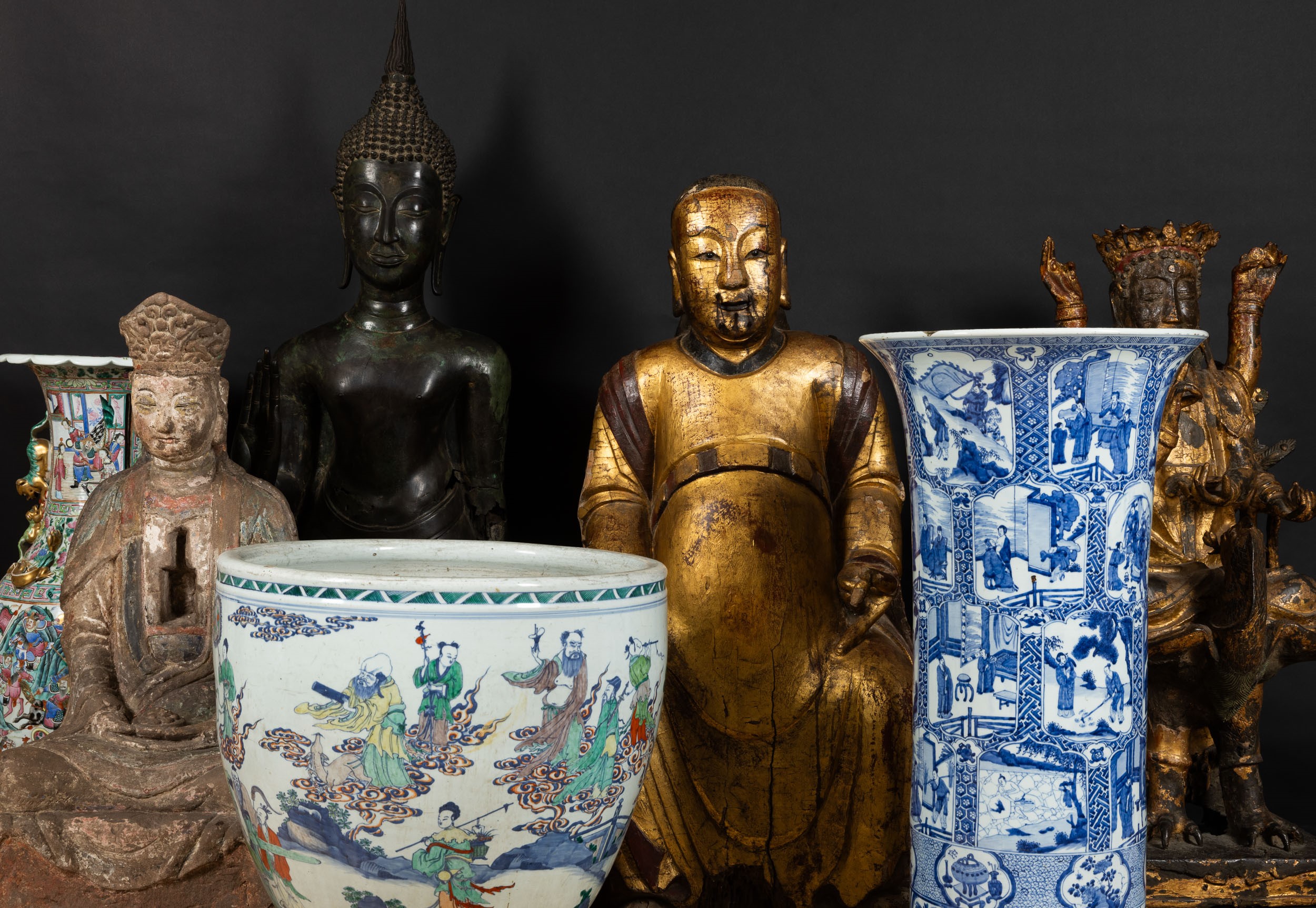 Importante e Grande Figura di Dignitario in Legno Dorato, Cina, Dinastia Qing, Epoca Kangxi (1662...