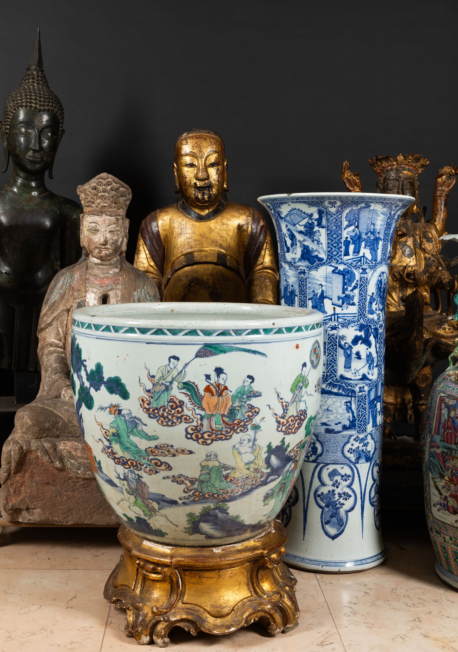 Importante e Grande Figura di Dignitario in Legno Dorato, Cina, Dinastia Qing, Epoca Kangxi (1662...