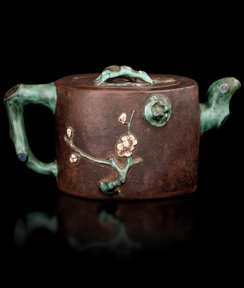 Teiera gres Jinxi con applicazioni naturalistiche in smalto verde, Cina, XIX secolo  - Auction Asian Art - II - Cambi Casa d'Aste