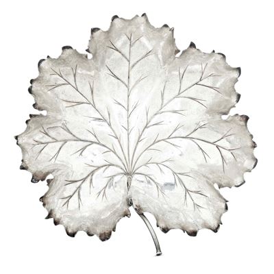 Buccellati, Ciotola a foglia in argento fuso e sagomato, Italia, XX-XXI secolo