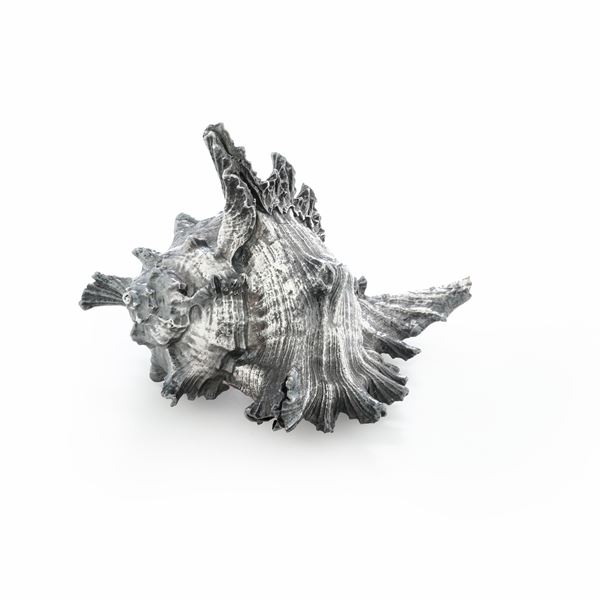 Conchiglia rivestita in argento. Argenteria italiana del XX secolo