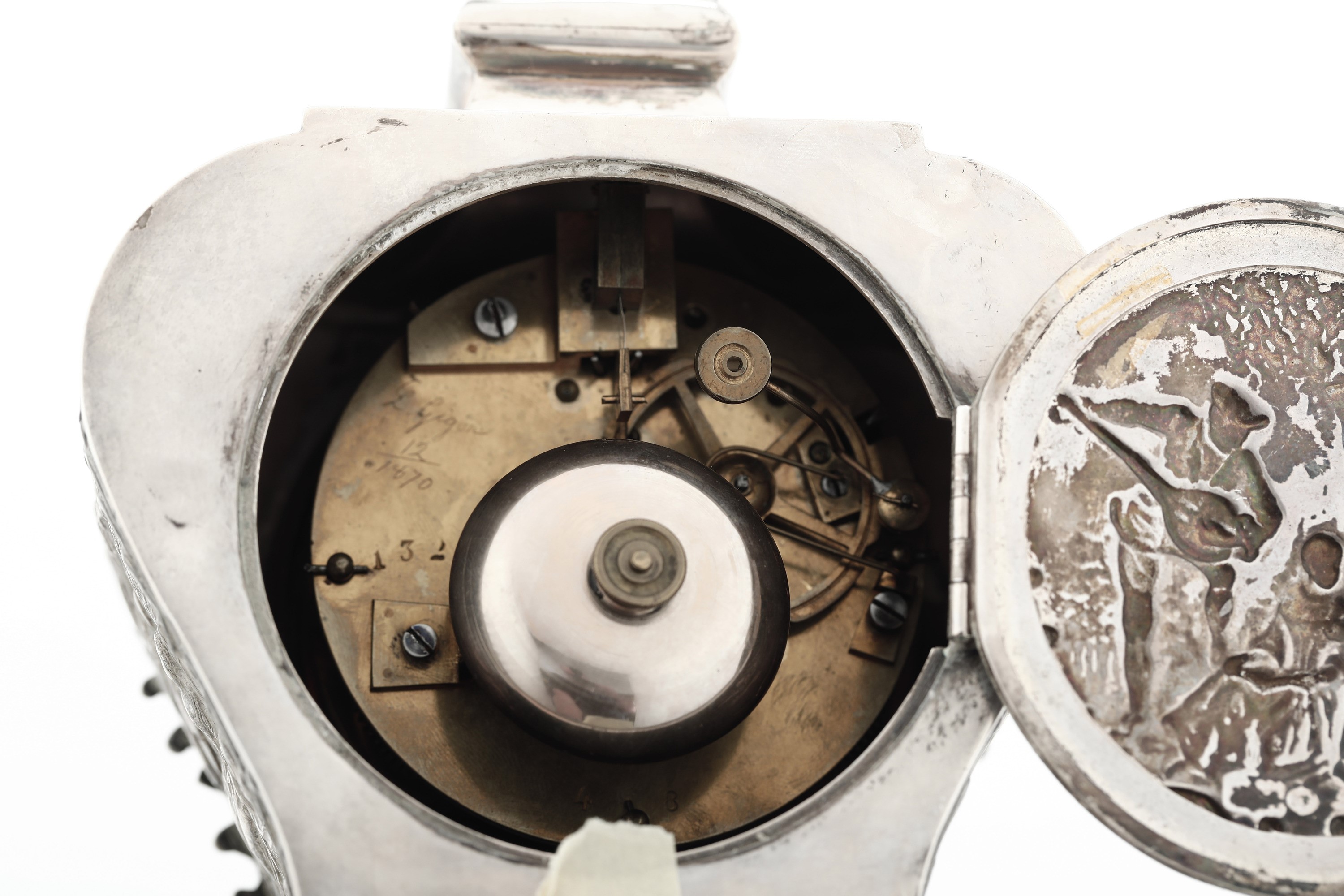 Orologio da tavolo, cassa in argento fuso, movimento firmato, Inghilterra, 1870