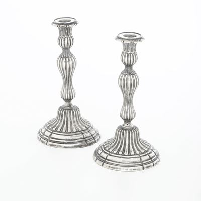 Candelieri, coppia in argento fuso e sagomato, Italia, fine XIX secolo