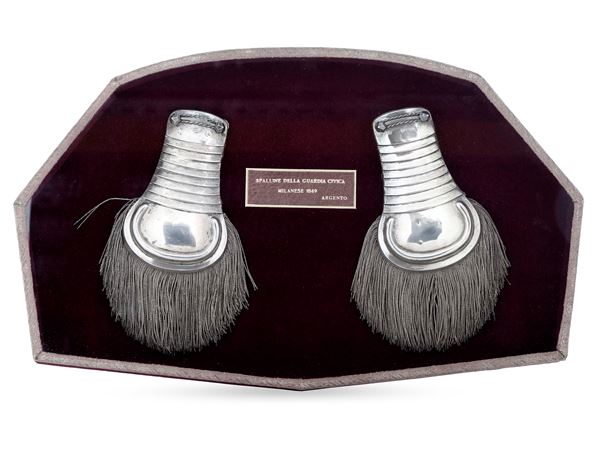 Spalline della Guardia Civica Milanese. Milano, metà del XIX secolo. Marchio dell'argentiere consunto di difficile lettura