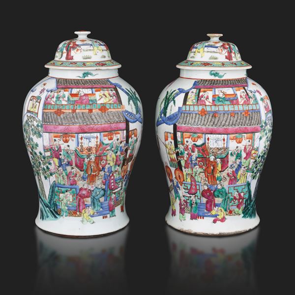 Pair of Famille Rose porcelain potiches depicting scenes of daily life, China, Qing Dynasty, Daoguang era (1821-1850)