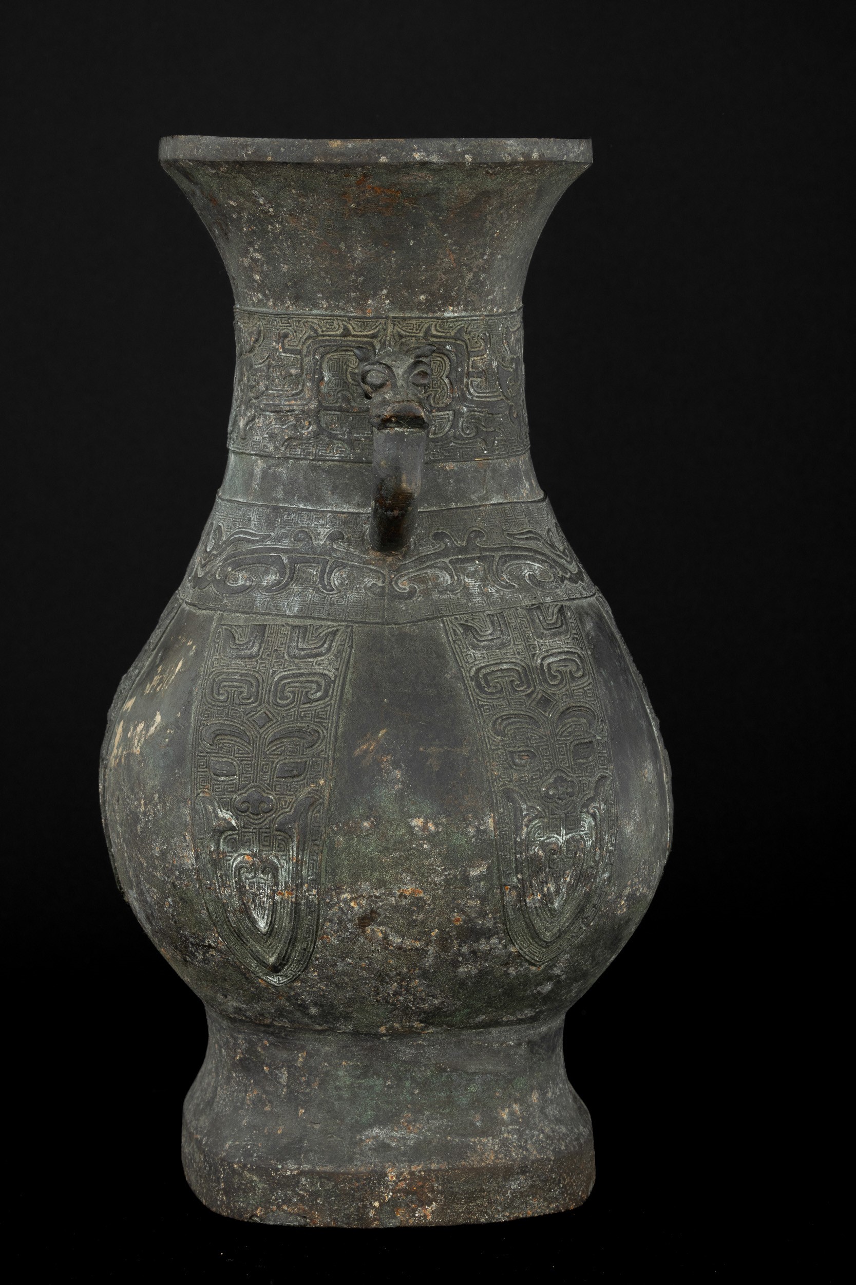 Grande Vaso in Bronzo in Forma Arcaica a Due Anse, Inciso con Motivi Geometrici e Naturalistici, ...