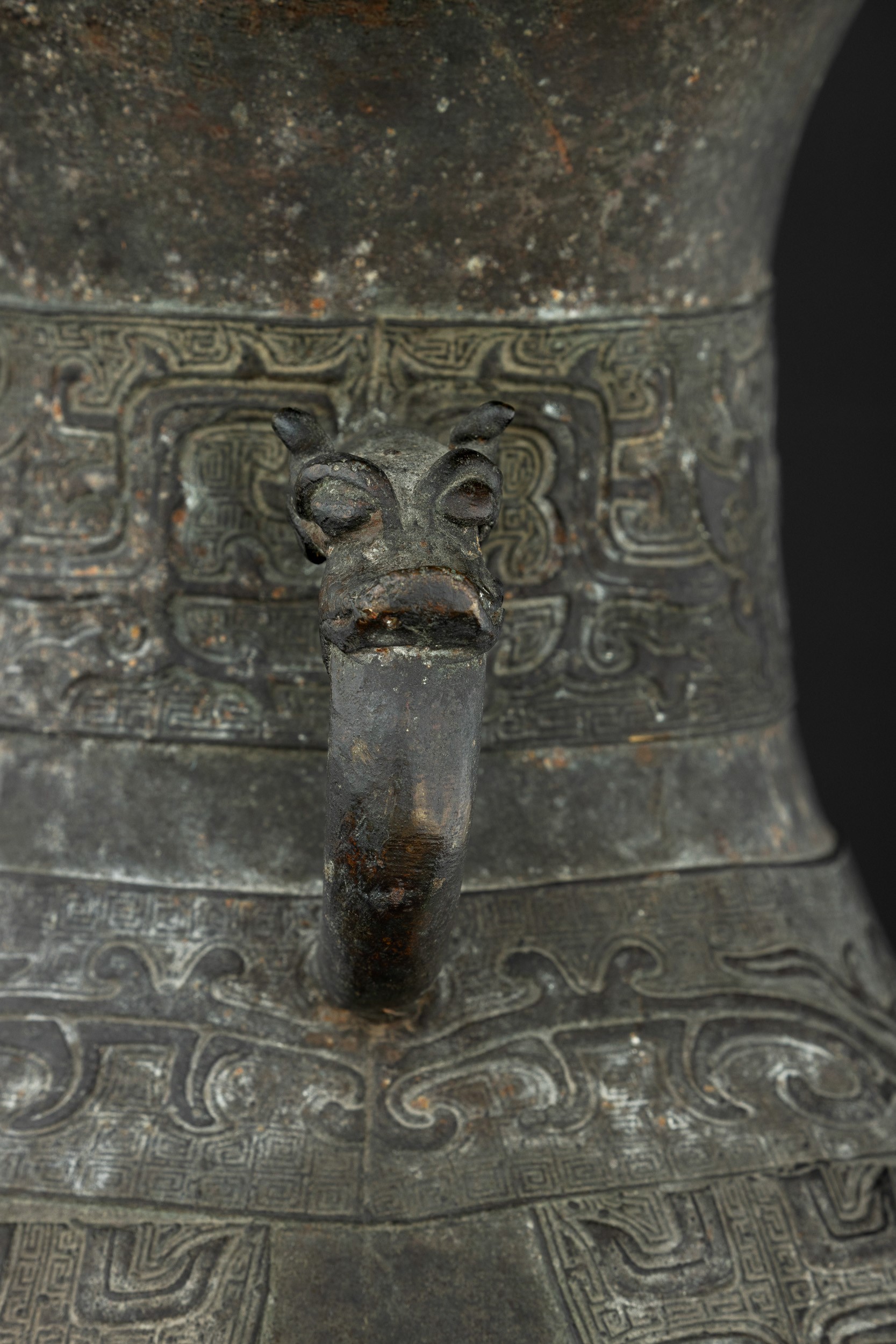 Grande Vaso in Bronzo in Forma Arcaica a Due Anse, Inciso con Motivi Geometrici e Naturalistici, ...