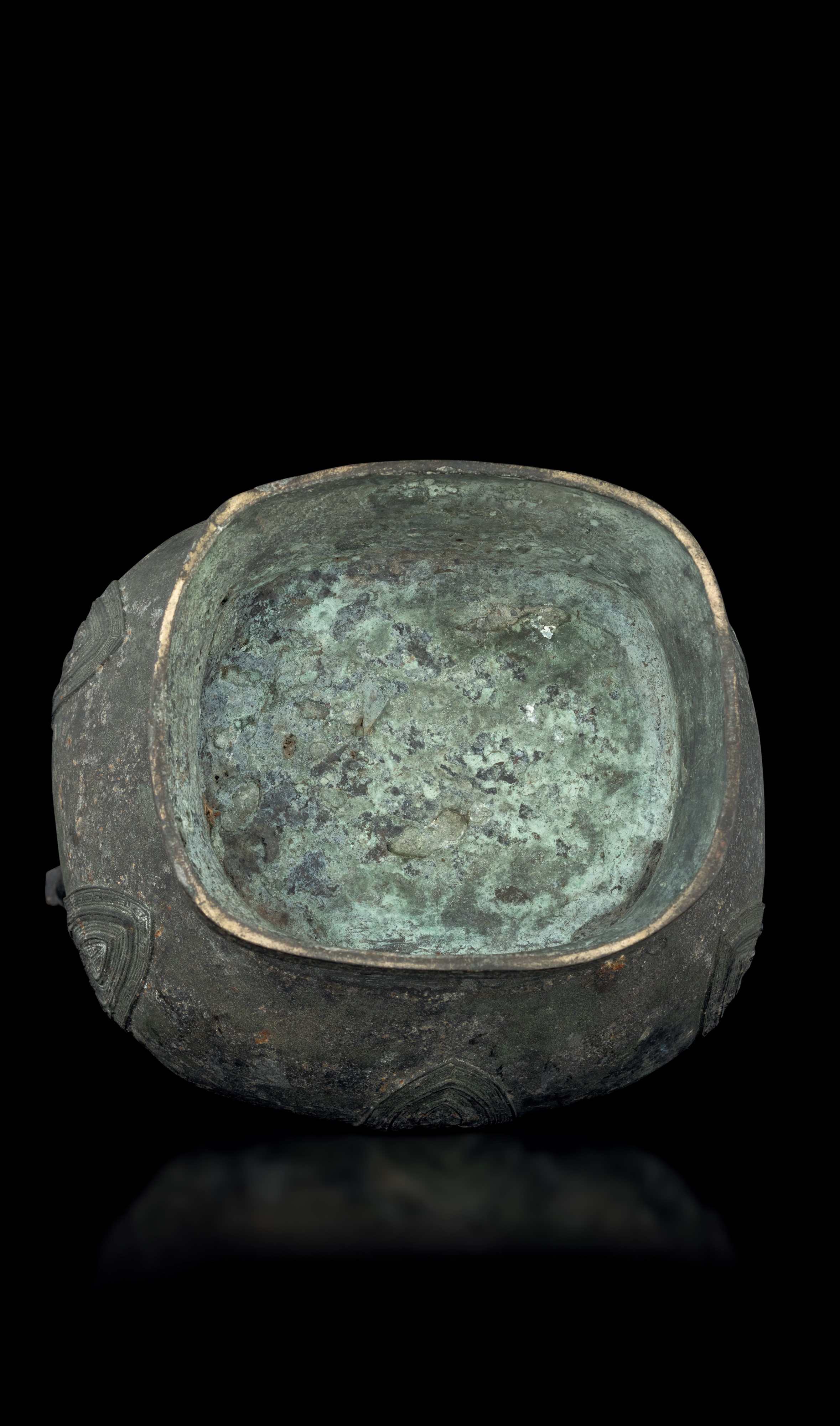 Grande Vaso in Bronzo in Forma Arcaica a Due Anse, Inciso con Motivi Geometrici e Naturalistici, ...