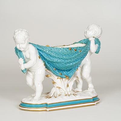 Coppa in Ceramica Policroma con Putti