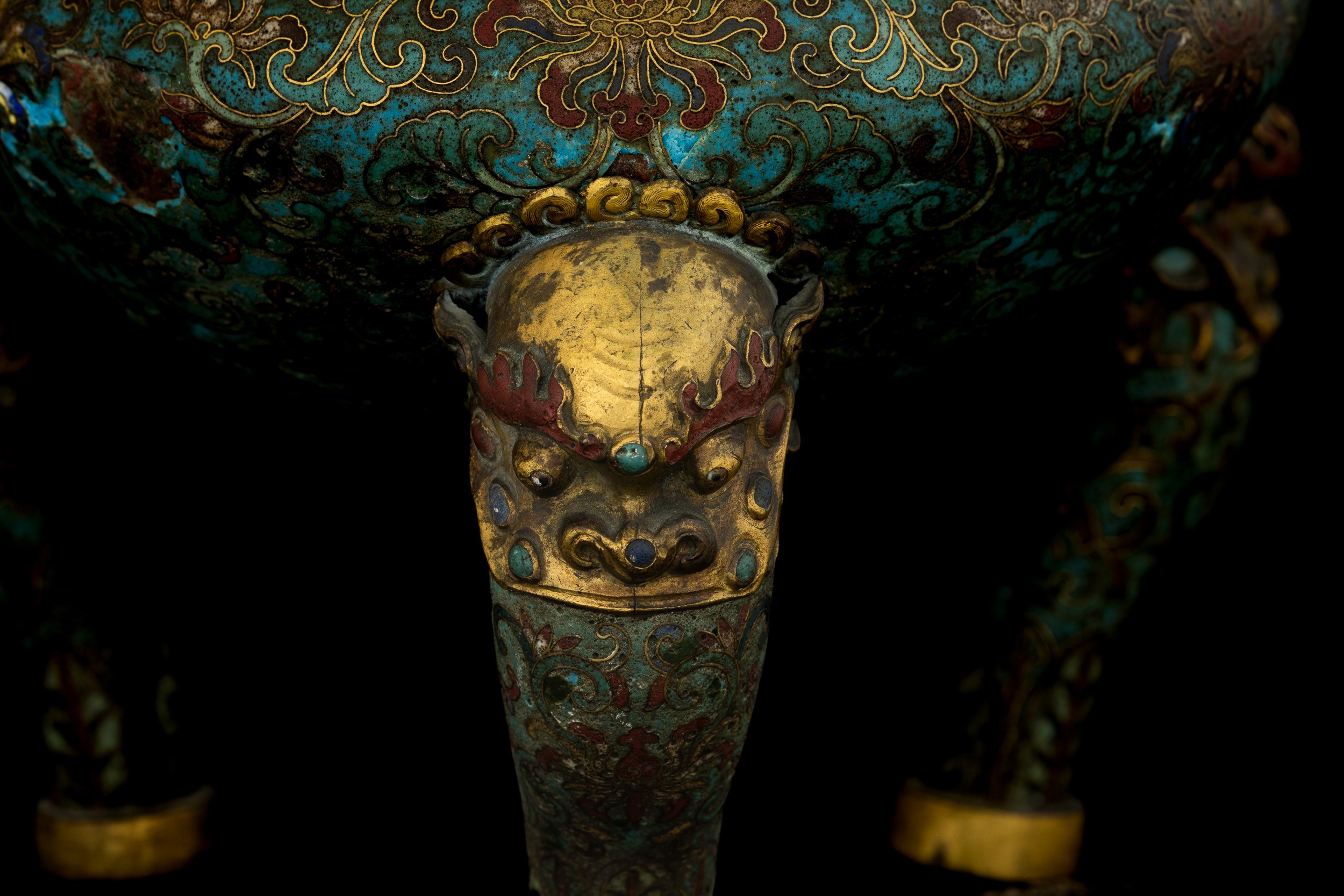 Importante Incensiere Cloisonné di Commitenza Imperiale in Bronzo a Decoro Floreale, Coperchio e ...