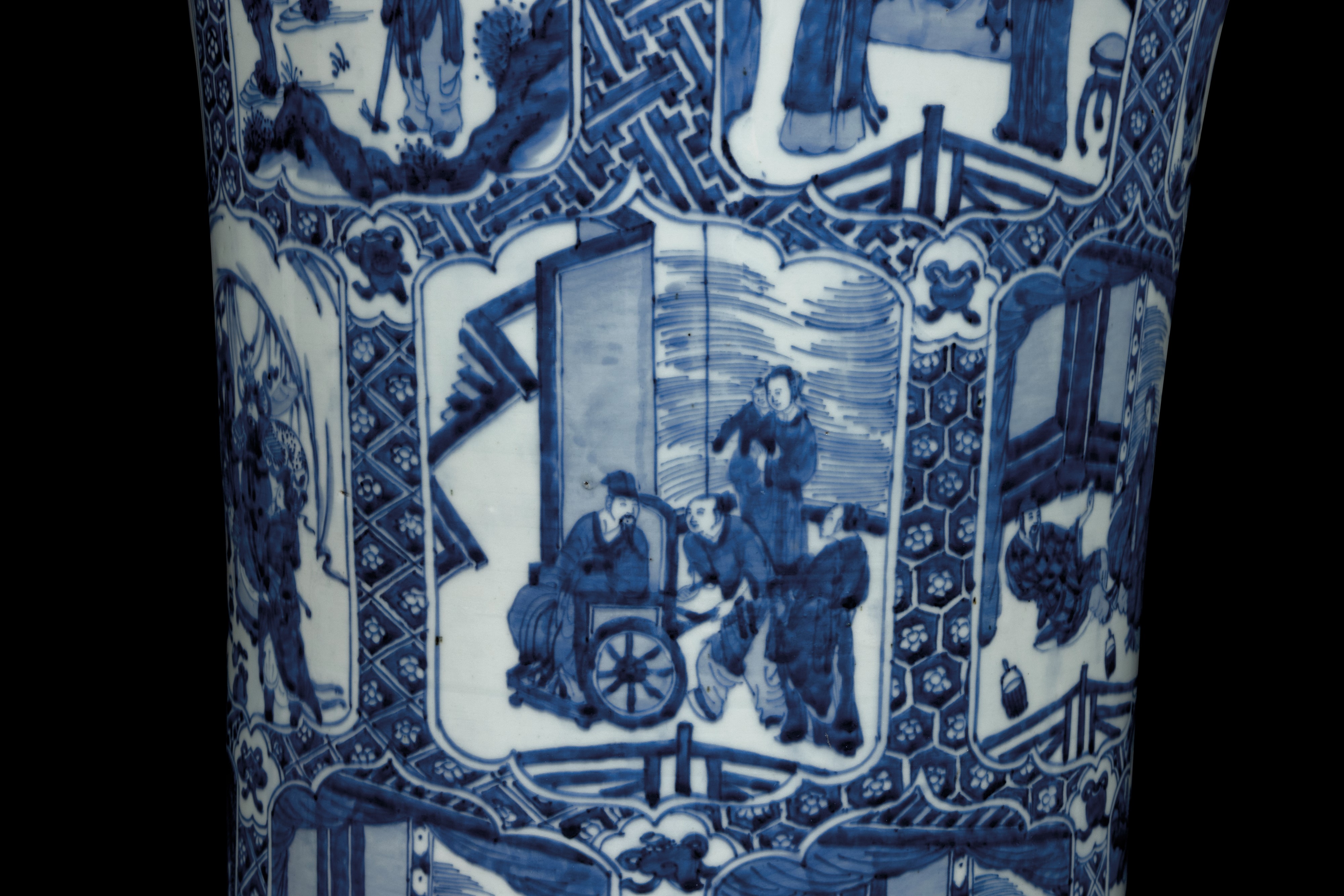 Grande e Importante Vaso in Porcellana Bianco e Blu Raffigurante 24 Scene di “pietà Filiale” Entr...