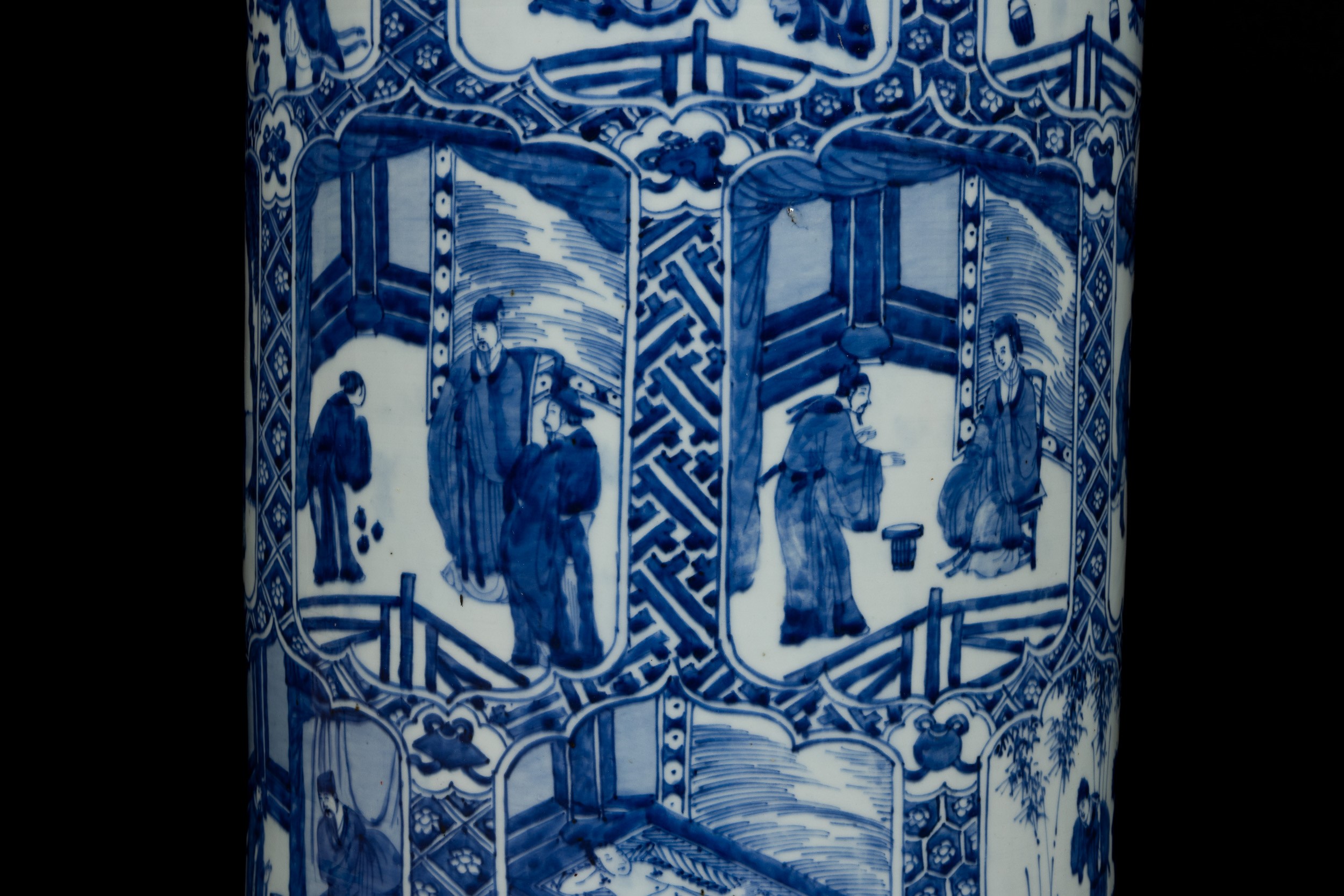 Grande e Importante Vaso in Porcellana Bianco e Blu Raffigurante 24 Scene di “pietà Filiale” Entr...