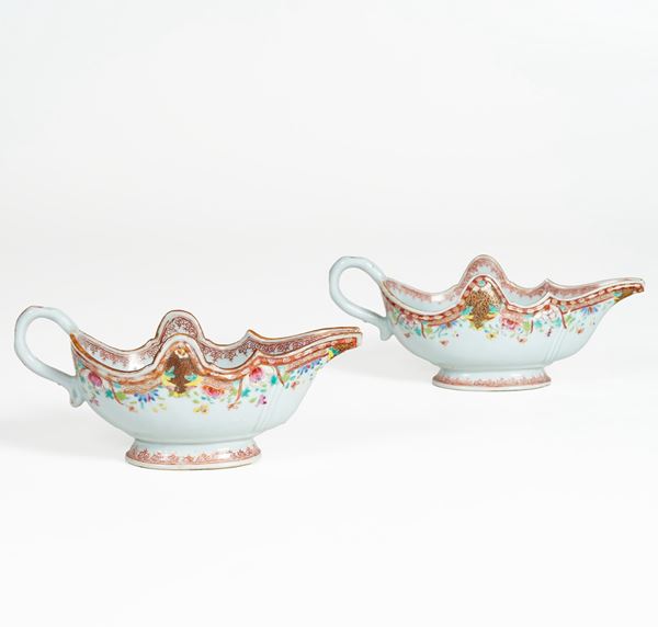 Coppia di salsiere "famiglia rosa".  Cina, XVIII secolo.