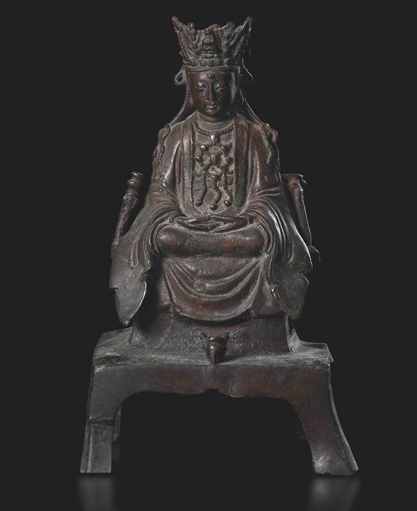 Figura de Guanyin Amitayus incoronata in bronzo, Cina, XVII secolo