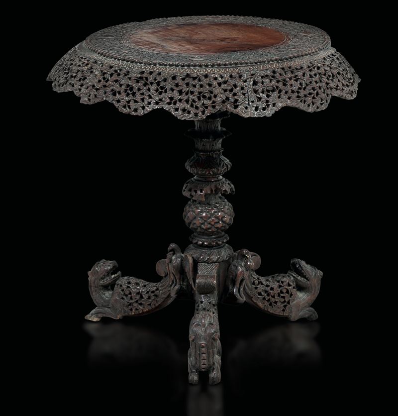Richly carved and fretworked wooden coffee table, India, 19th century  - Auction Fine Asian Works of Art - Cambi Casa d'Aste