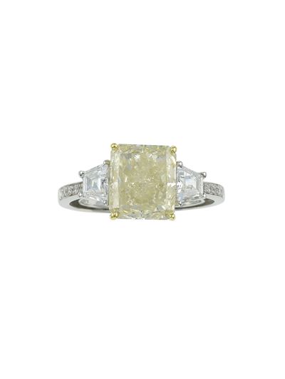 Anello con diamante radiant naturale Fancy Light Yellow, 3,26 ct in oro bianco 750/1000