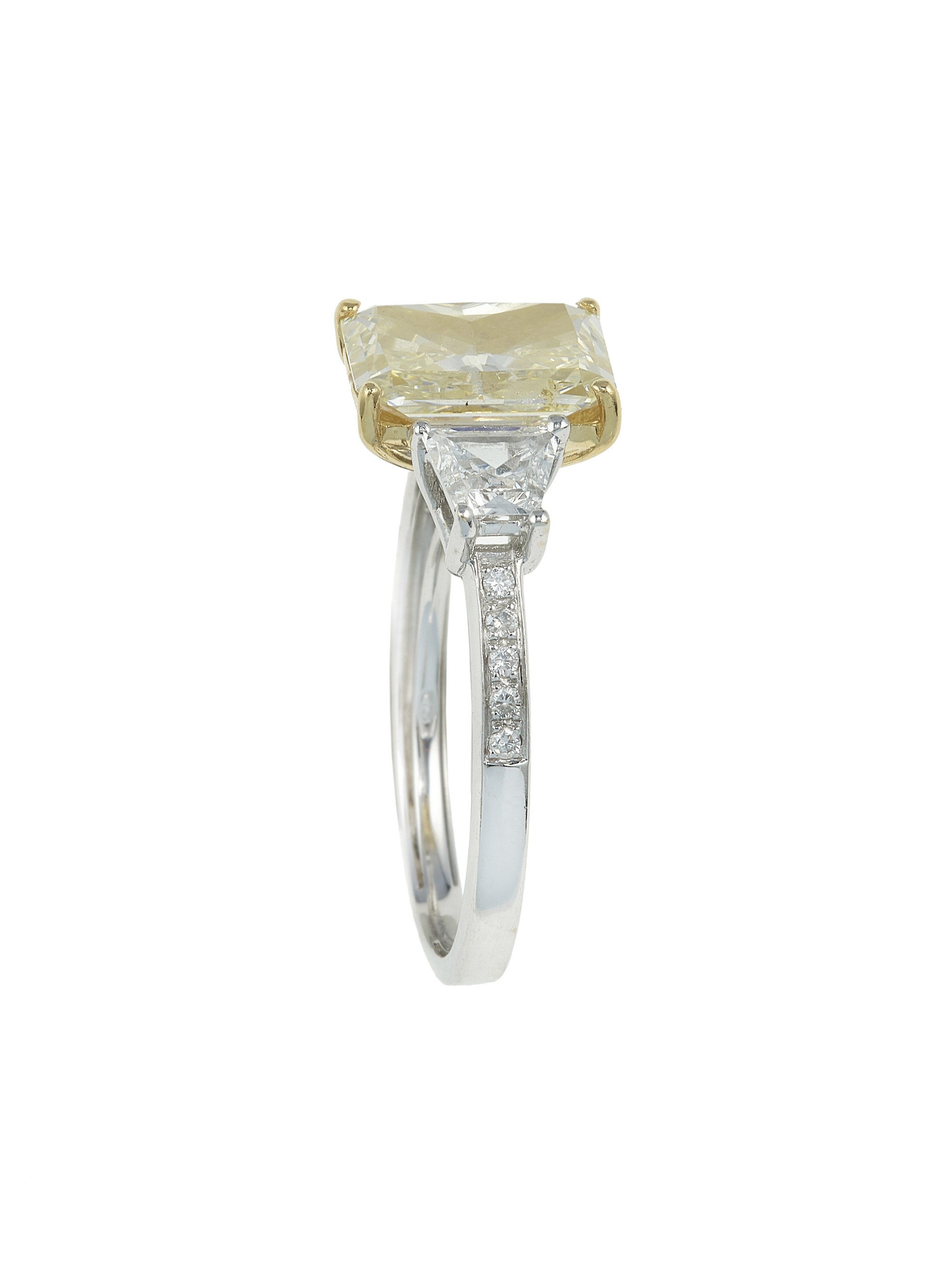 Anello con diamante radiant naturale Fancy Light Yellow, 3,26 ct in oro bianco 750/1000
