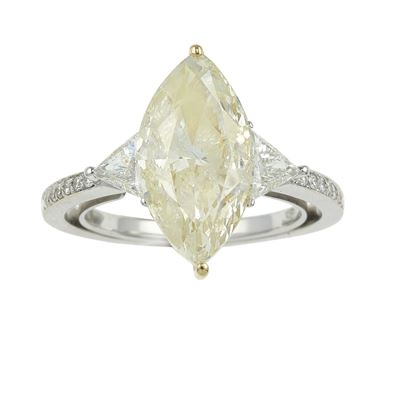 Anello con Diamante Taglio Marquise di Ct 5.08, Natural Fancy Light Yellow