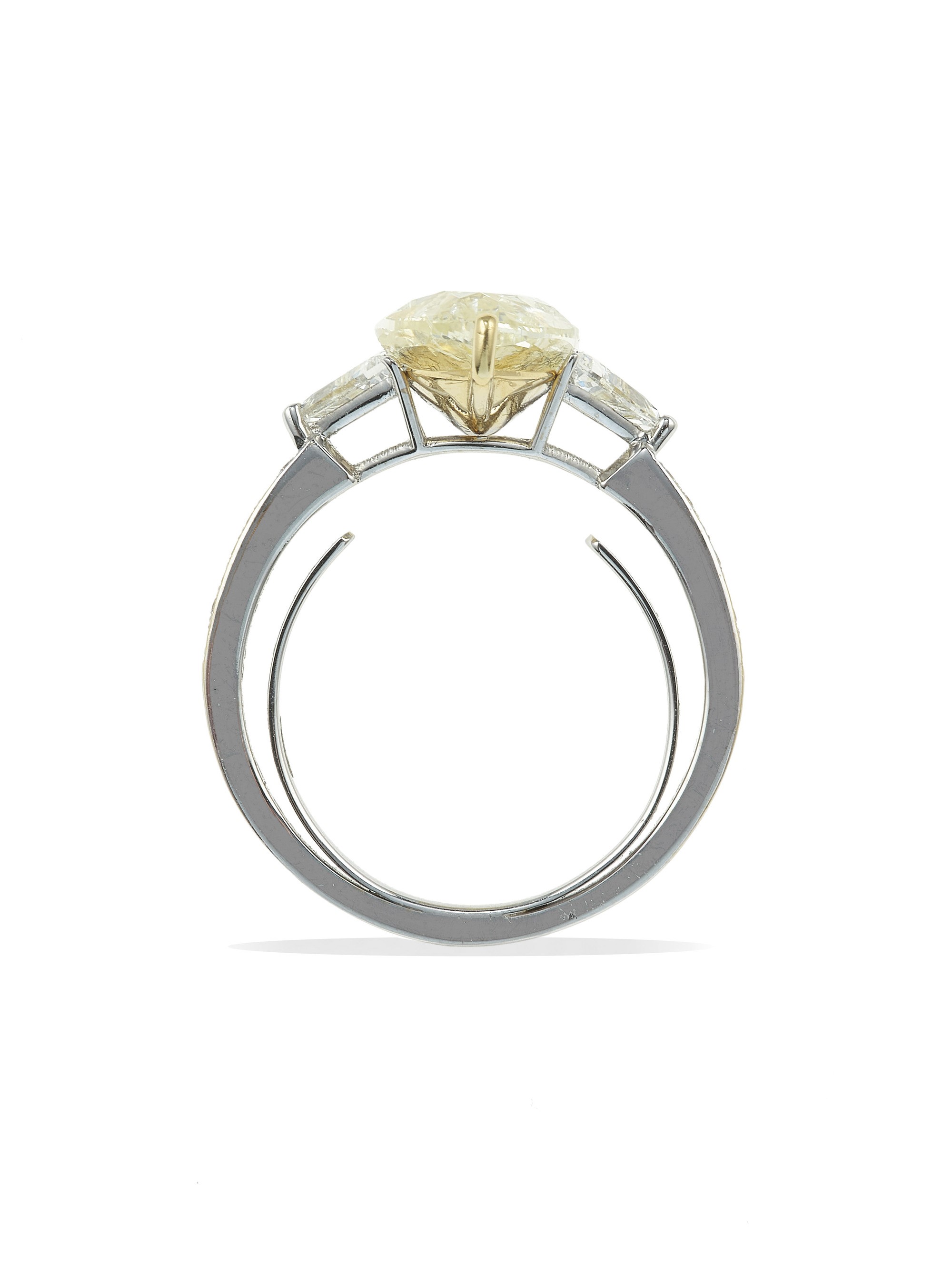 Anello con Diamante Taglio Marquise di Ct 5.08, Natural Fancy Light Yellow