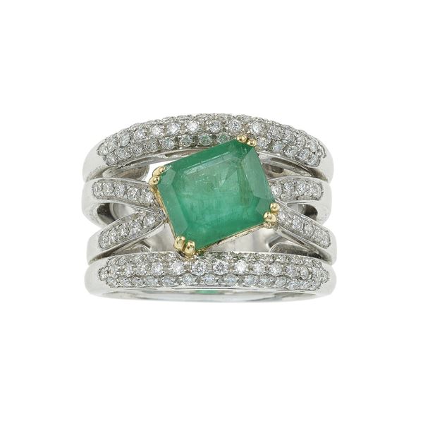 Emerald, diamond and gold ring