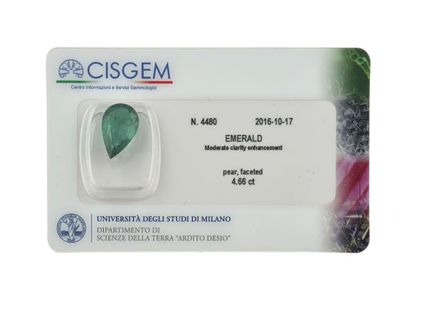 Emerald weighing 4.66 carats, moderate clarity enhancement. Gemmological Report CISGEM n. 4480