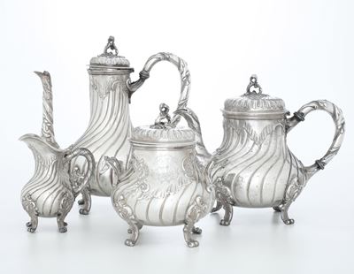 Servizio da tè e caffè, Francia, XIX-XX secolo, composto da teiera, caffettiera, zuccheriera e la...
