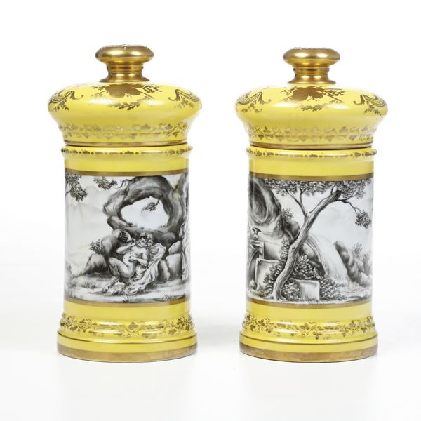 Coppia di vasi con coperchio. Parigi, Manifattura Le Tallec, prima metà del XX secolo. 