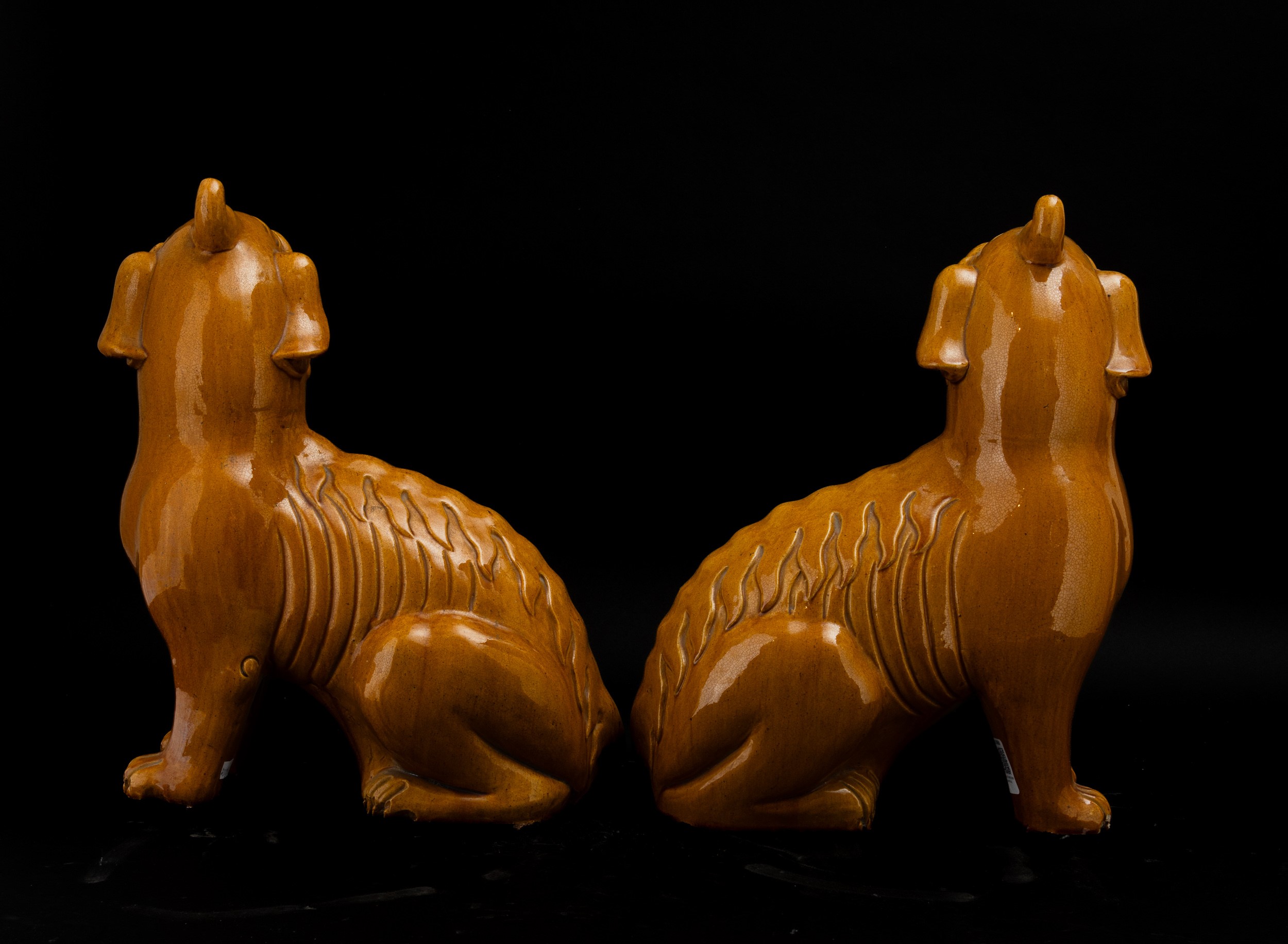 Coppia di Cani di Pho in Porcellana Monocroma Color Giallo, Cina, Fine XIX Secolo