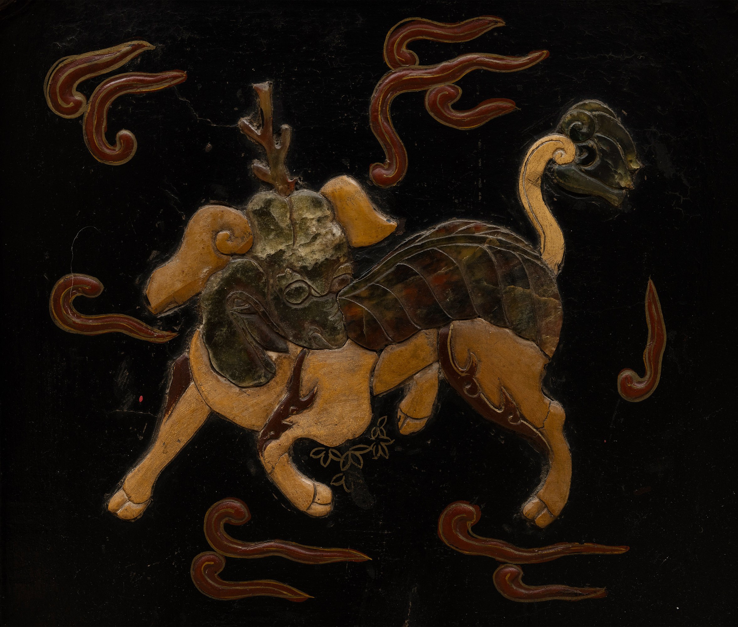 Paravento a Sei Ante a Fondo Nero in Lacca con Inserti in Pietre Dure Raffigurante Scena di Vita ...