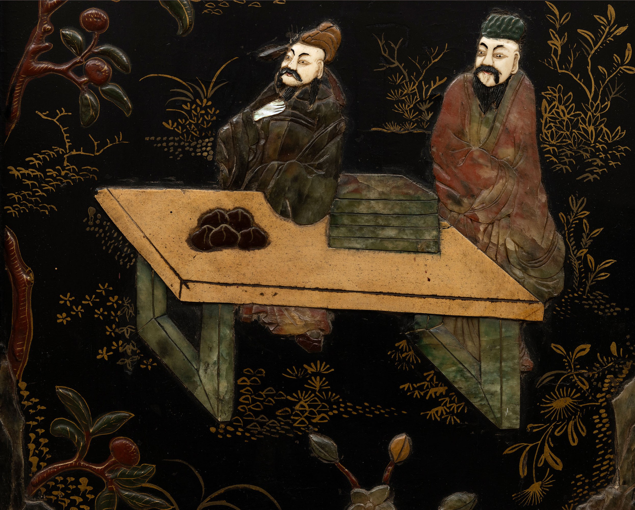 Paravento a Sei Ante a Fondo Nero in Lacca con Inserti in Pietre Dure Raffigurante Scena di Vita ...