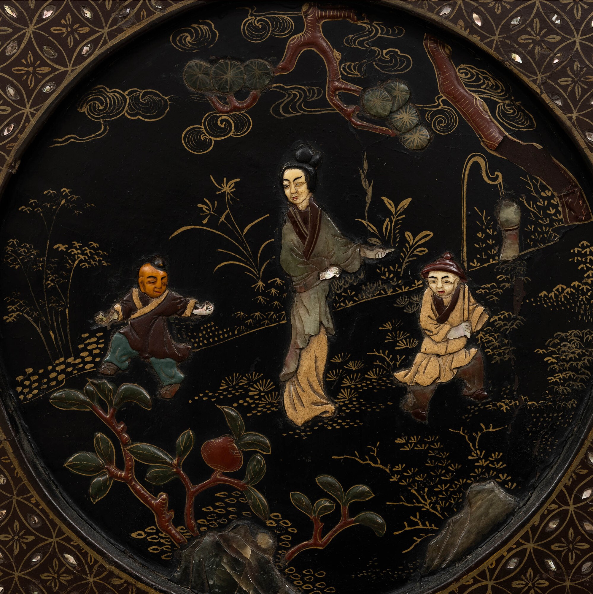 Paravento a Sei Ante a Fondo Nero in Lacca con Inserti in Pietre Dure Raffigurante Scena di Vita ...