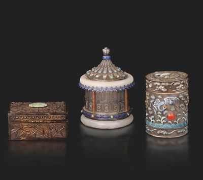 Lotto Composto di Tre Scatole in Argento e Smalti con Inserti di Giade e Pietre Dure, Cina, Inizi...