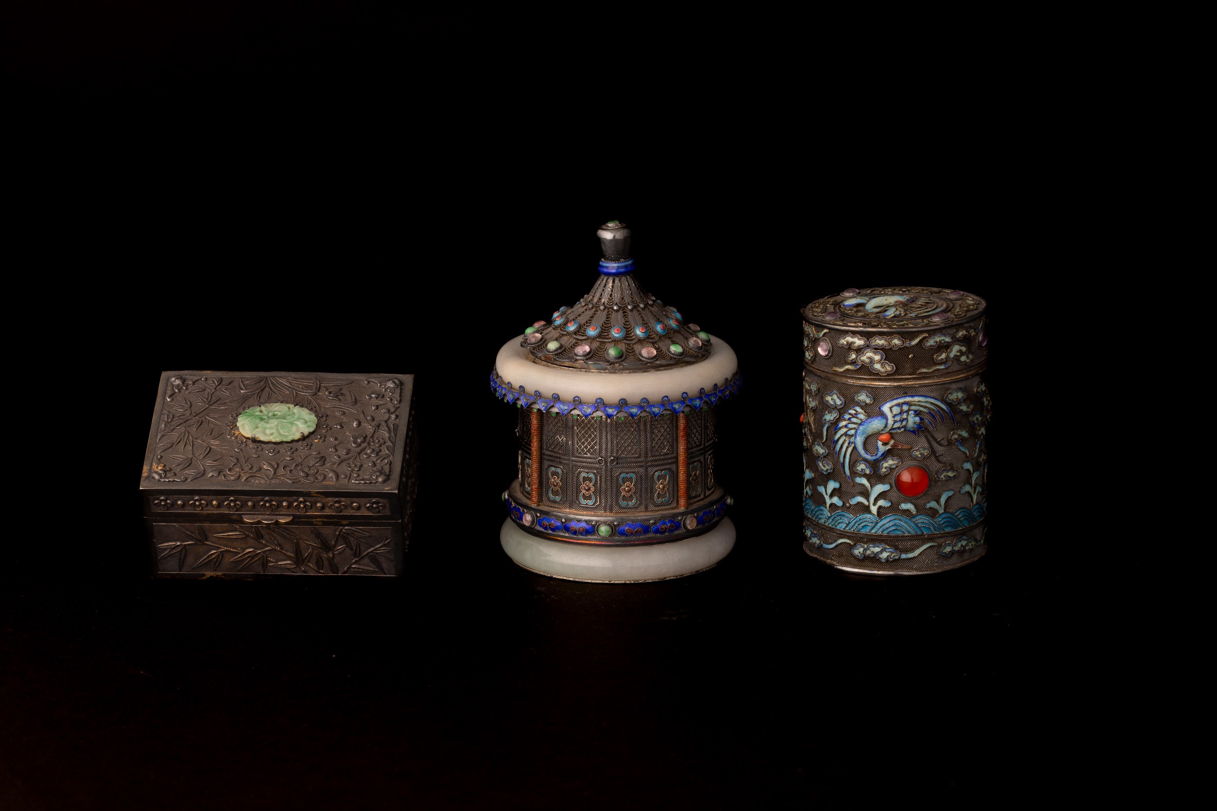 Lotto Composto di Tre Scatole in Argento e Smalti con Inserti di Giade e Pietre Dure, Cina, Inizi...
