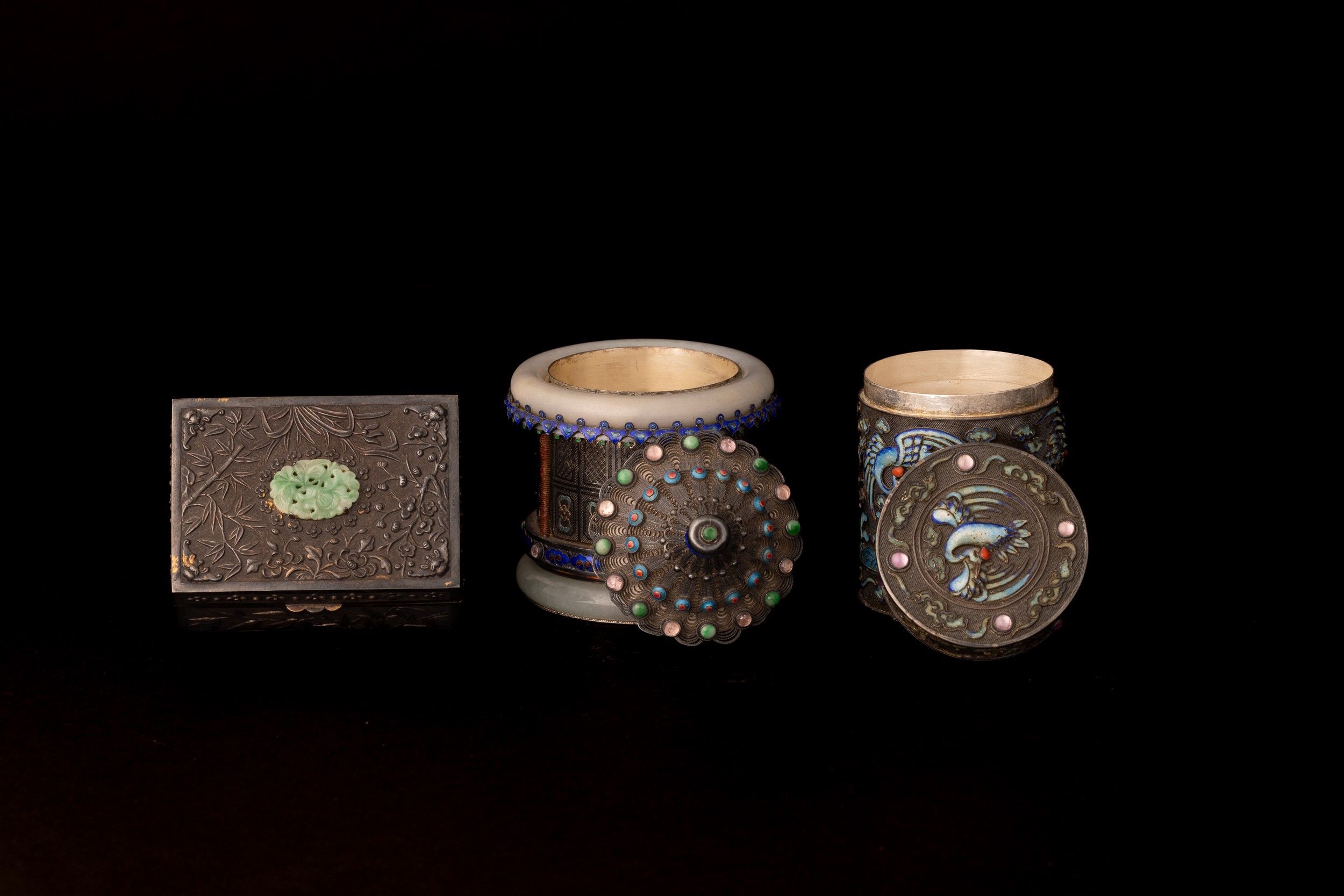 Lotto Composto di Tre Scatole in Argento e Smalti con Inserti di Giade e Pietre Dure, Cina, Inizi...