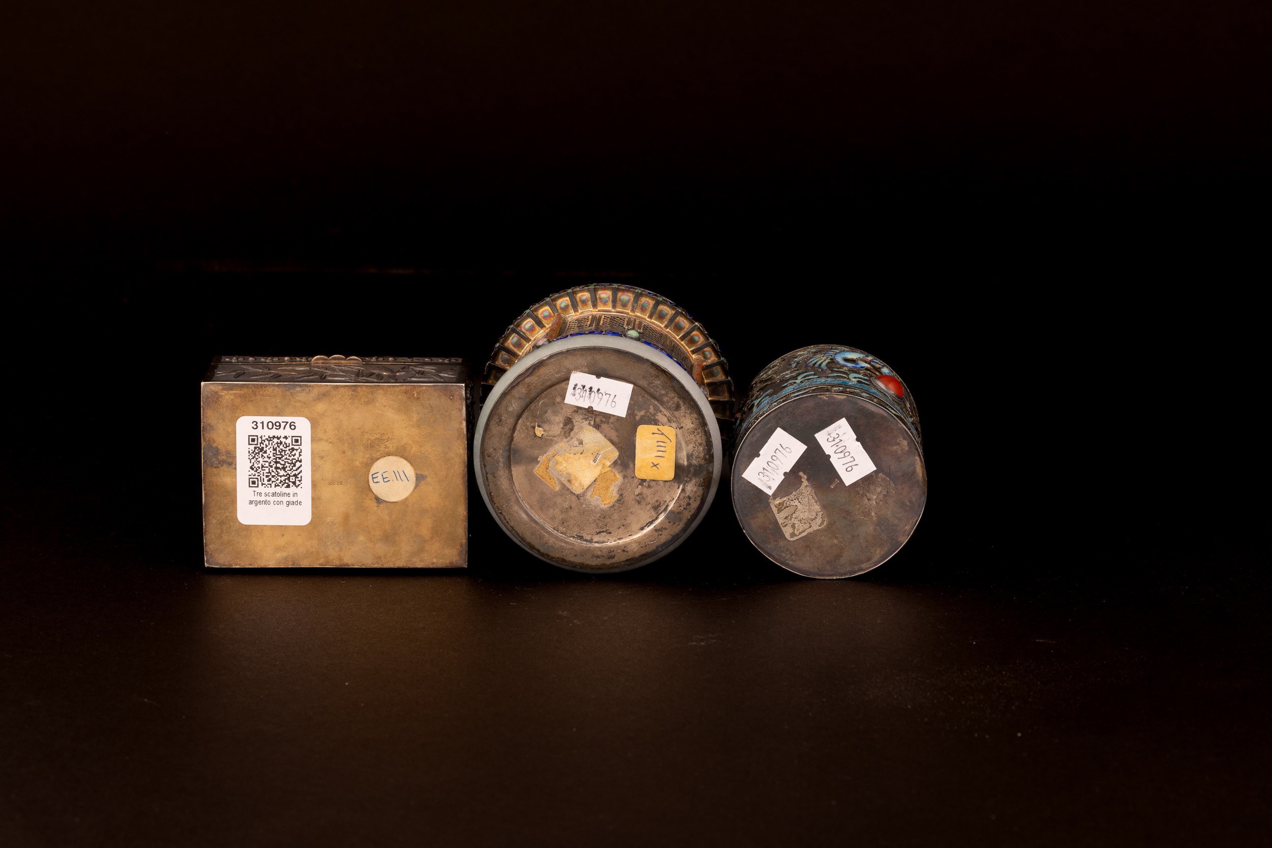 Lotto Composto di Tre Scatole in Argento e Smalti con Inserti di Giade e Pietre Dure, Cina, Inizi...