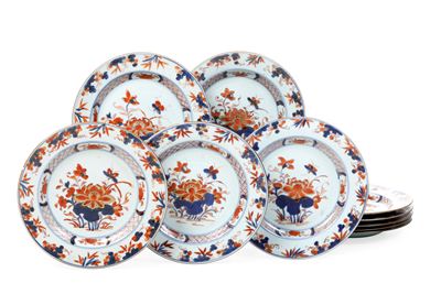 Dieci Piatti in Porcellana Imari. Cina, Dinastia Qing, Epoca Qianlong, (1736-1796)