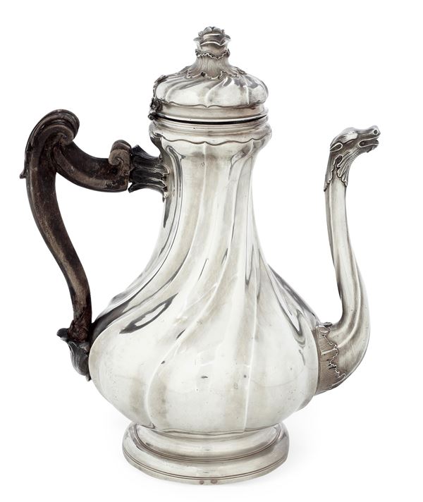 Caffettiera. Marchio della "Torretta" per l'anno (17)66 e marchi di ricontrollo con delfino e croce di San Maurizio