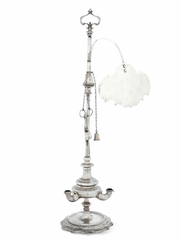 Lucerna. Firenze, ultimo quarto del XVIII secolo. Marchi dell'assaggiatore Giovan Battista Navarri e dell'argentiere G C entro rettangolo (documentato ma non identificato)