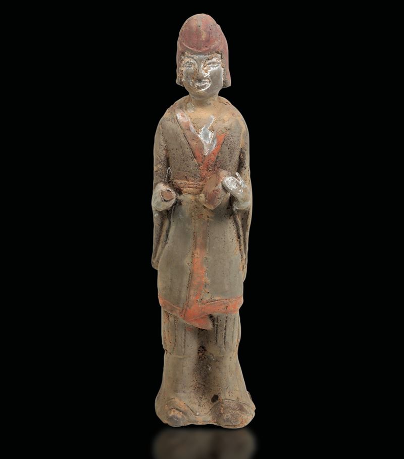 Figura di guerriero in terracotta  con tracce di policromia, Cina, Dinastia Tang (618-906)  - Asta Fine Asian Works of Art - Cambi Casa d'Aste
