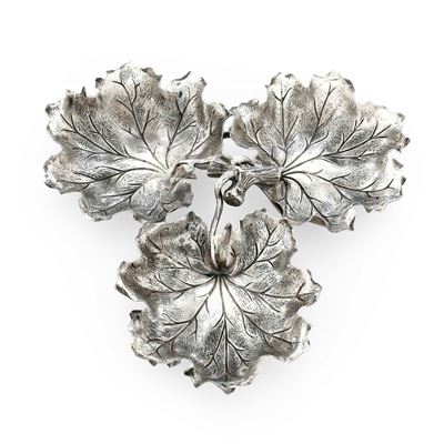 Marion Gianmaria Buccellati, Centrotavola a tre foglie in argento