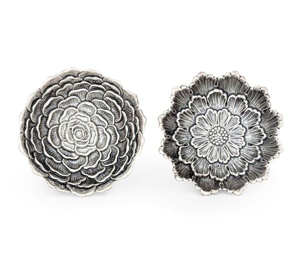 Due ciotole a fiore. Maison Gianmaria Buccellati, argentiere Clementi, Bologna. Italia XX-XXI secolo