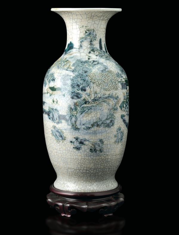 Vaso in porcellana craquelè raffigurante paesaggio montano con casa, Cina, Dinastia Qing, XIX secolo