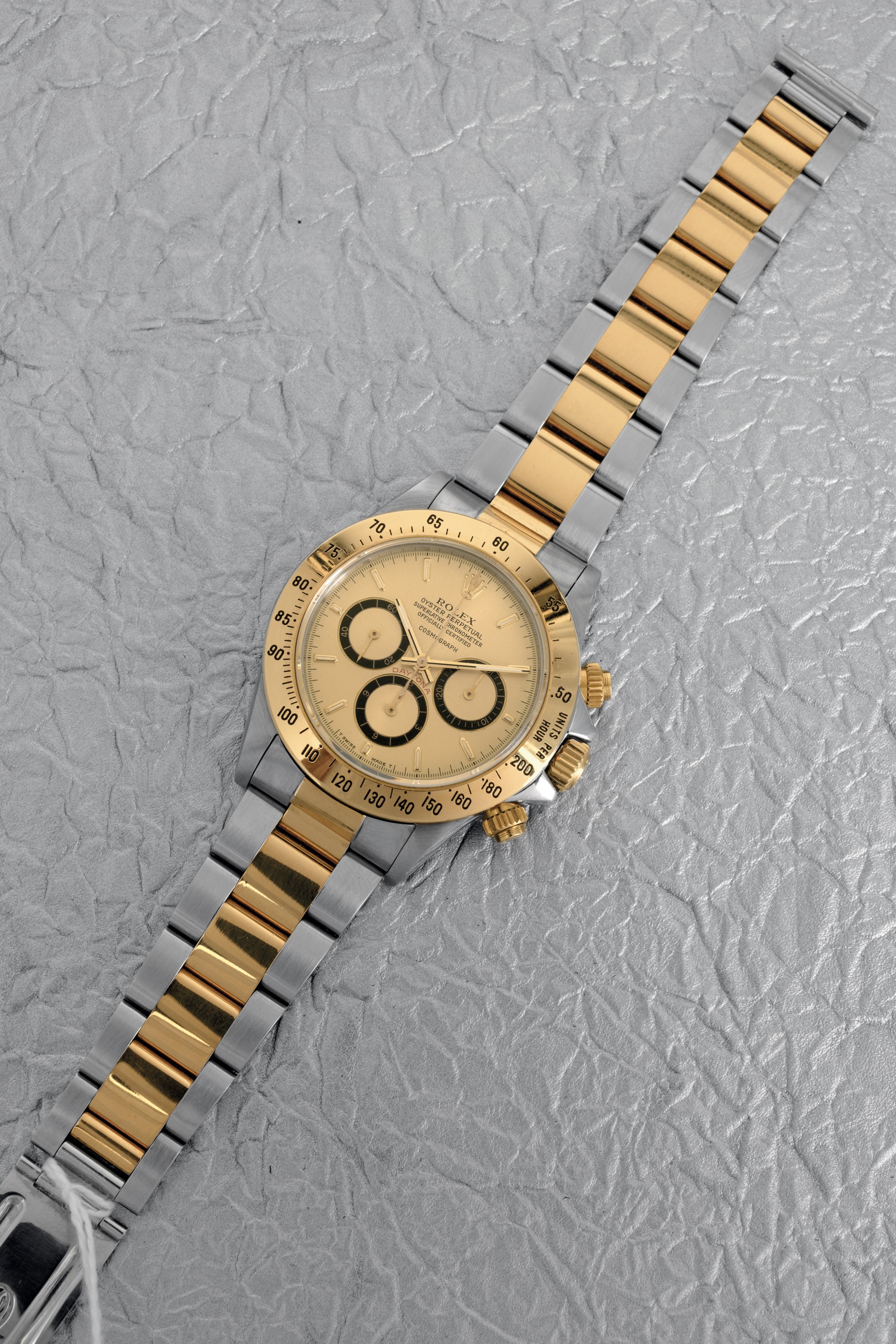 Rolex - Cosmograph Daytona Ref 16523 "floating" Acciaio e Oro con Scatola e Garanzia, Quadrante C...