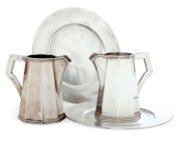 Coppia di brocche con piatti. Argenteria siciliana del XX-XXI secolo