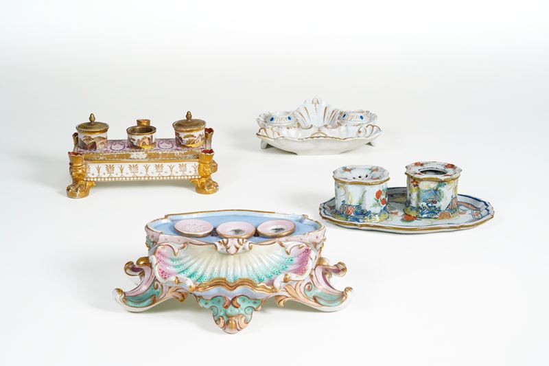 Quattro servizi da scrittorio, XIX secolo.    - Auction Ceramics and glass - Cambi Casa d'Aste