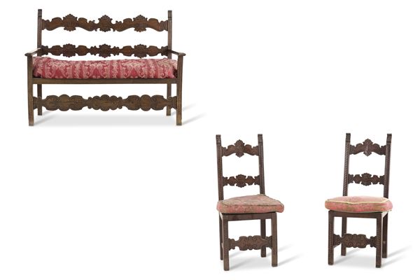 Salotto in stile secentesco in legno intagliato