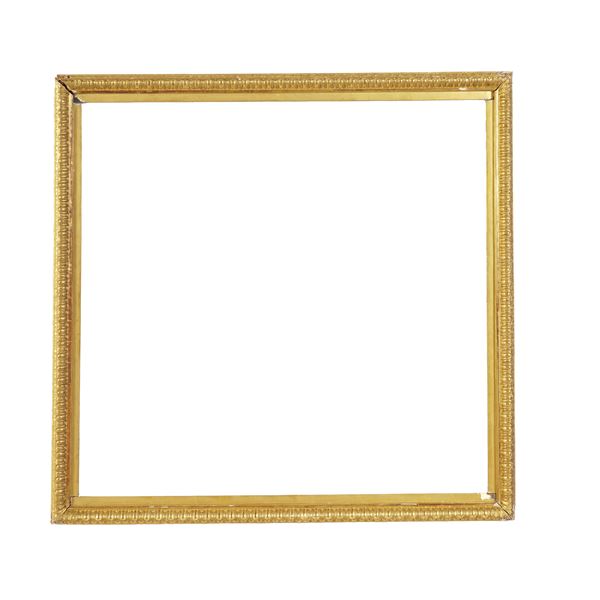 Cornice in legno intagliato e dorato, XIX secolo