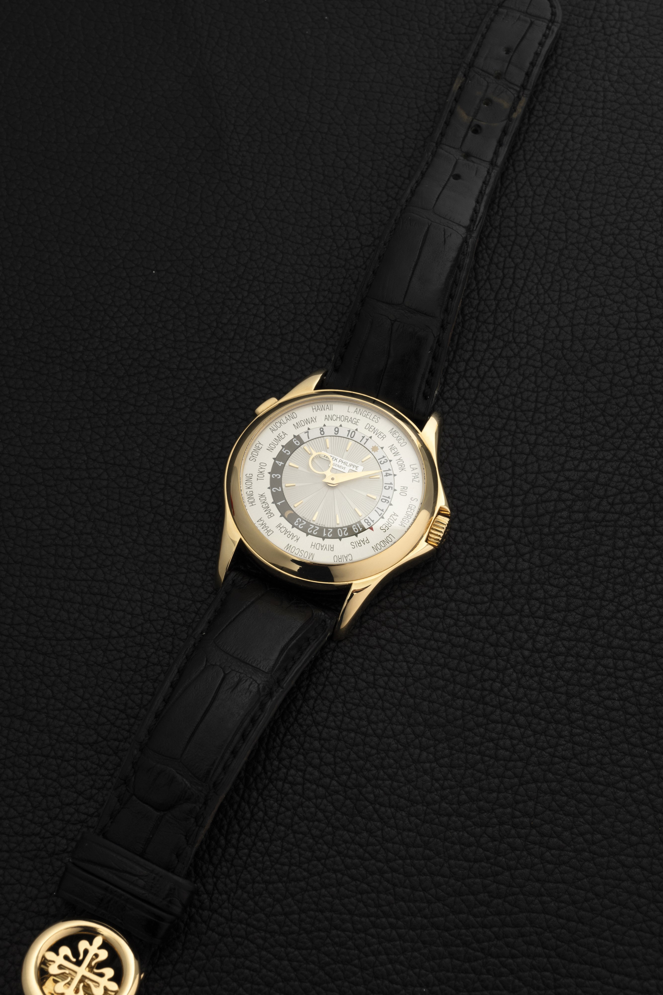 Patek Philippe - Elegante Worldtime Ref 5130j in Oro Bianco 18k, Disco Girevole con 24 Fusi Orari...